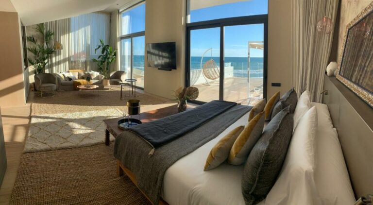 playa grande barcelona beach hotel2 768x422