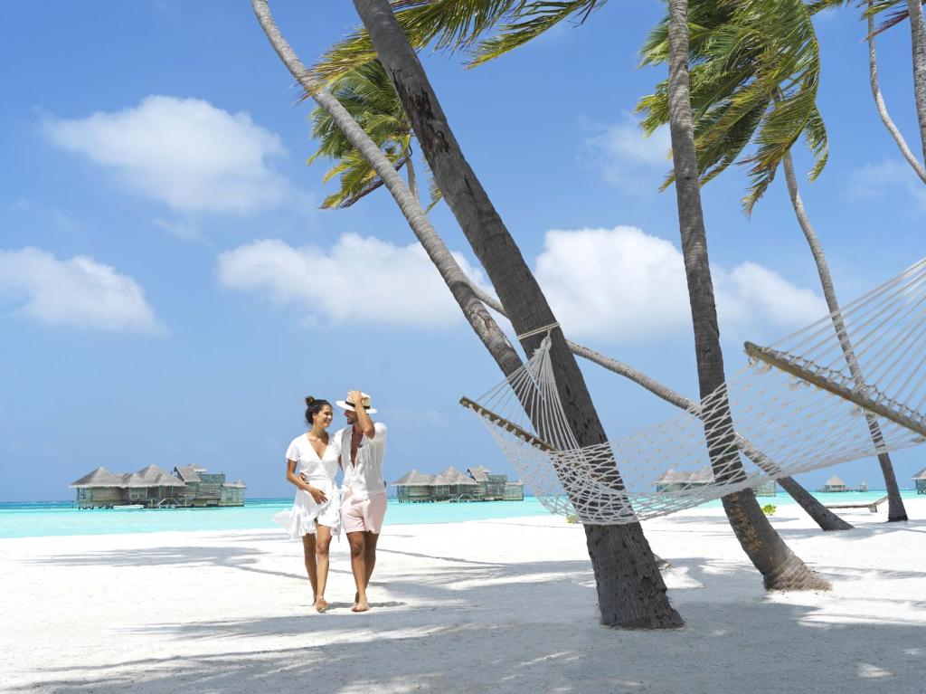 gili lankanfushi beach hotel maldives 10
