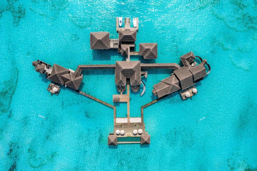 gili lankanfushi beach hotel maldives 9