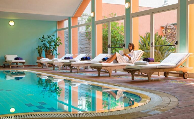 Albergo Della Regina Isabella beach resort7 768x471