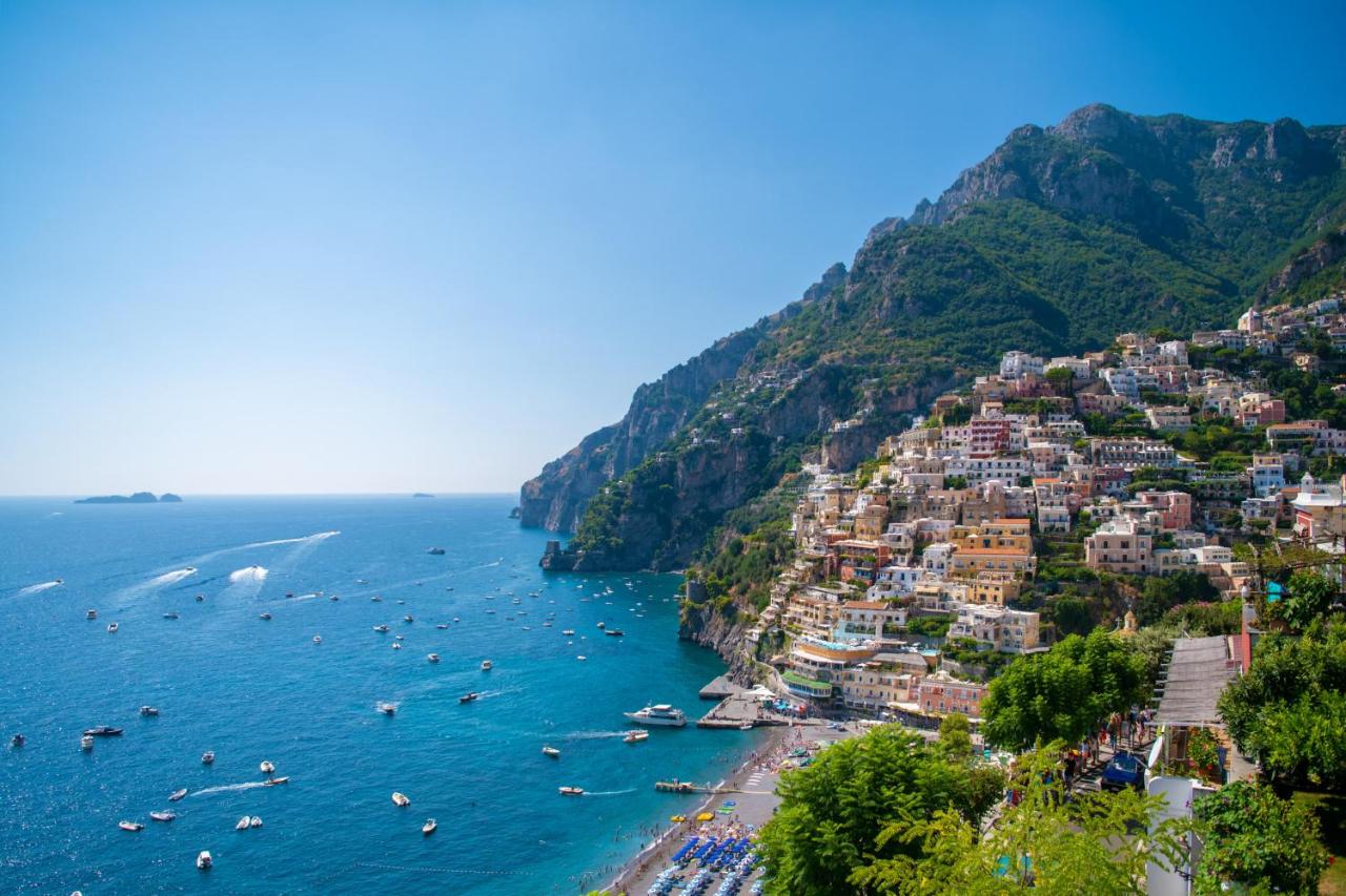 Eden roc suites beach hotel5