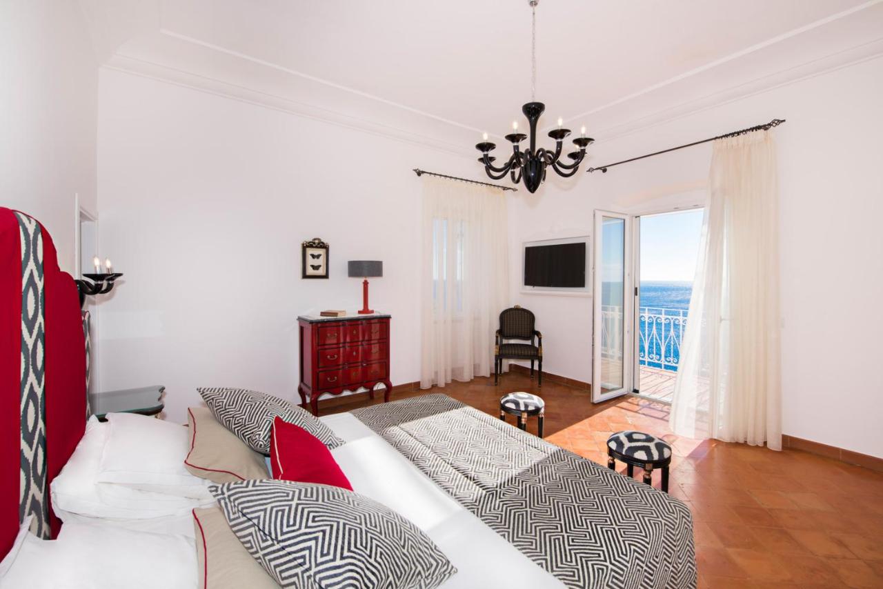 Eden roc suites beach hotel7