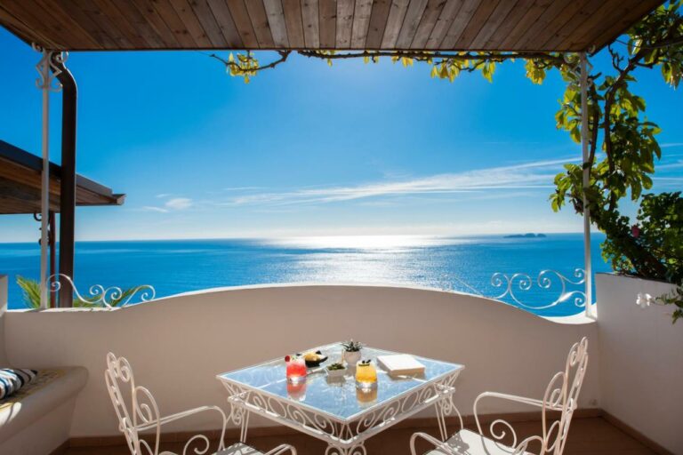 Eden roc suites beach hotel8 768x512