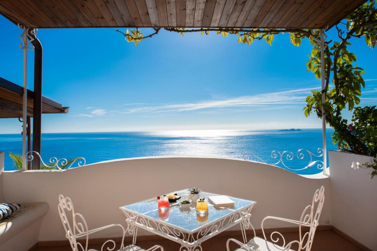 Eden roc suites beach hotel8